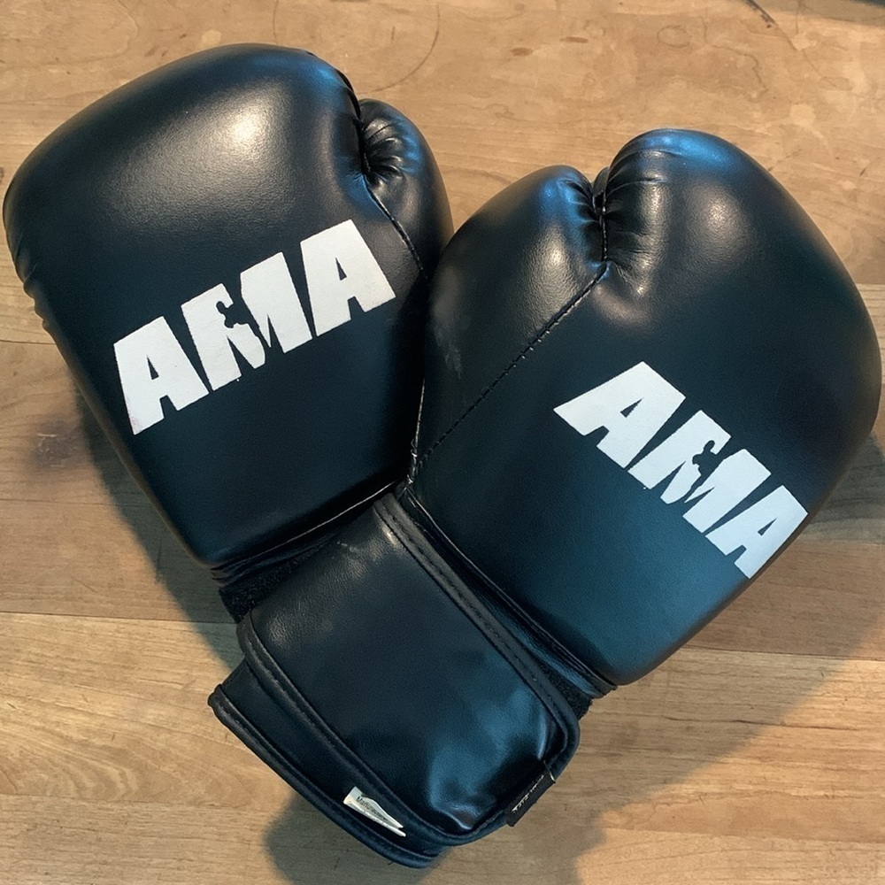 AMA Boxing Gloves Black 10 oz Sparring MMA boxing lessons amateur kick boxing - Picture 4 of 10